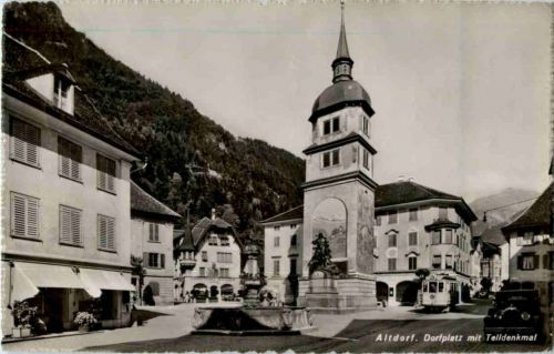 Altdorf - Dorfplatz mit Tram
