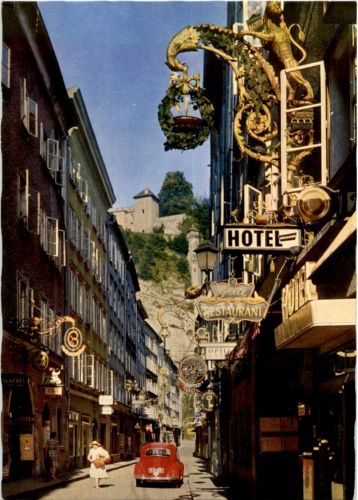 Salzburg - Getreidegasse - VW Käfer