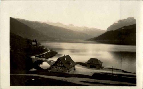 Wäggitalersee mit Gasthaus