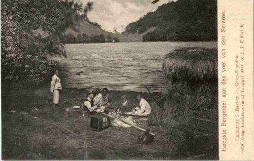 Hoogste Bergmeer aan den voet van den Smeroe