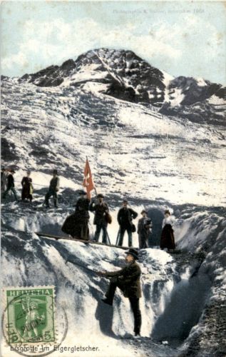 Eisgrotte im Eigergletscher