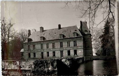 Bourdonne