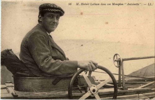 M. Hubert Latham das son Monoplan Antoinette