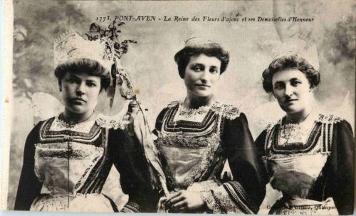 Pont Aven - costumes