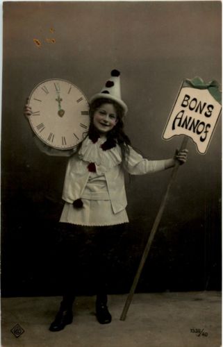 Neujahr - Kinder mit Uhr