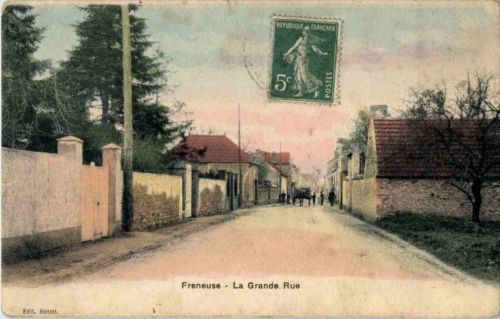 Freneuse - La Grande Rue
