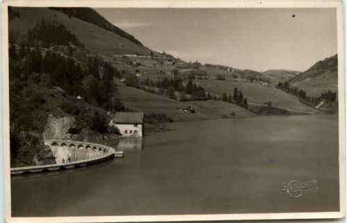 Barrage et lac de Montsalvens