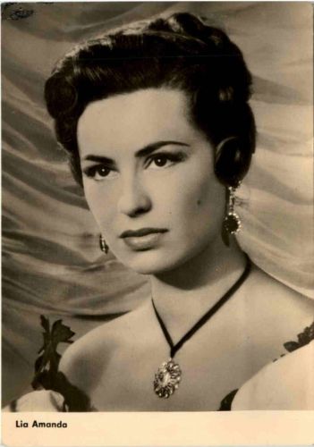 Lia Amanda