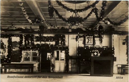 Urnäsch - Rossfallsaal dekoriert für den Sennenball