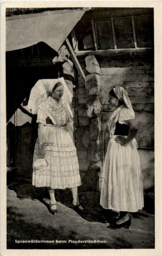 Spreewälderinnen beim Plauderstündchen