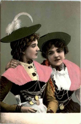 Bayrische Tracht - Prägekarte mit Seide