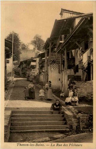 Thonon les Bains - La Rue des Pecheurs