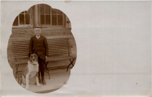 Kind mit Hund