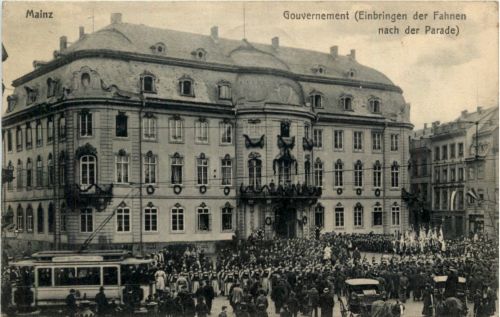 Mainz - Einbringen der Fahnen - Strassenbahn