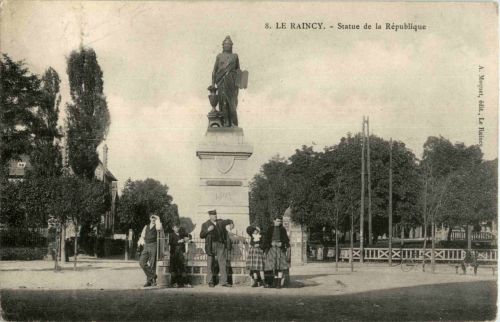 Le Raincy - Statue de la Republique