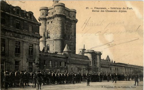 Vincennes - Interieur du Fort