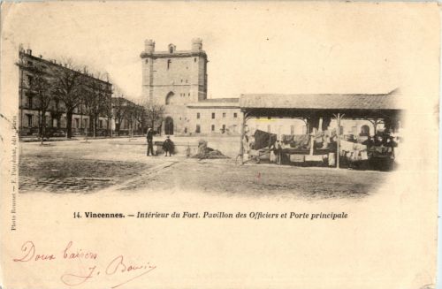Vincennes - Interieur du Fort