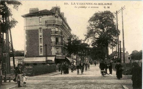 La Varenne - St. Hilaire - La passage a niveau