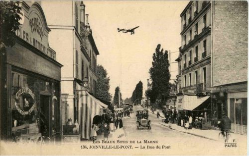 Joinville le Pont - airplane