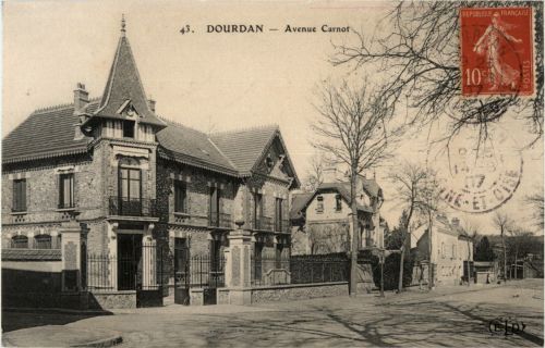 Dourdan - Avenue Carnot