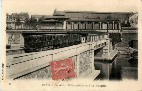 Paris - Gare du Metropolitain a la Bastille