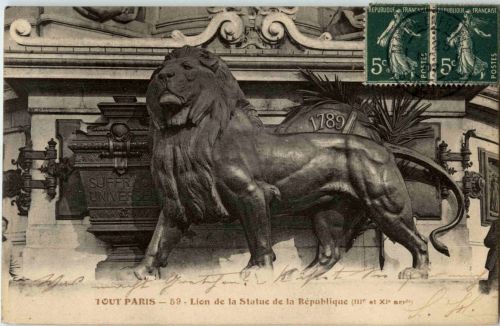 Paris - Lion de la Statue de la Republique