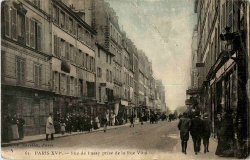 Paris - Rue de Passy