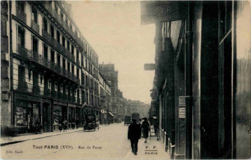 Paris - Rue de Passy