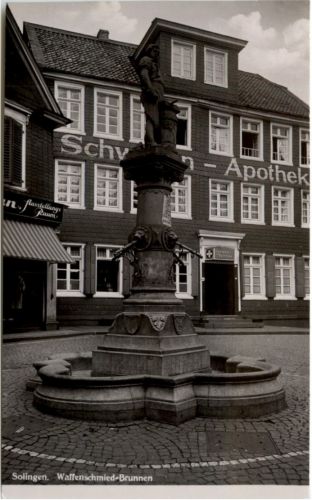Solingen - Waffenschmied Brunnen
