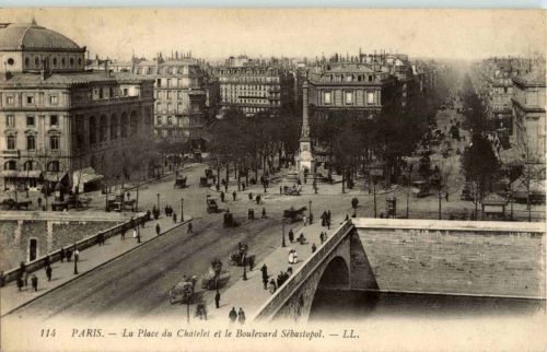 Paris - La Place du Chatelet