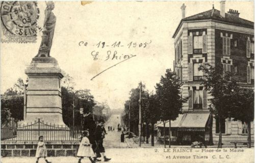 Le Raincy - Place de la Mairie
