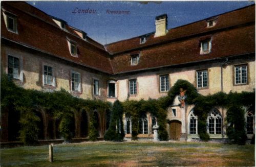 Landau - Kreuzgang