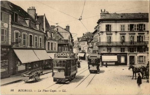 Bourges - La Place Cujas - Tramway