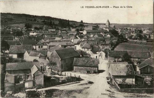 Le Mesnil sur Oger - Place de la Gloie