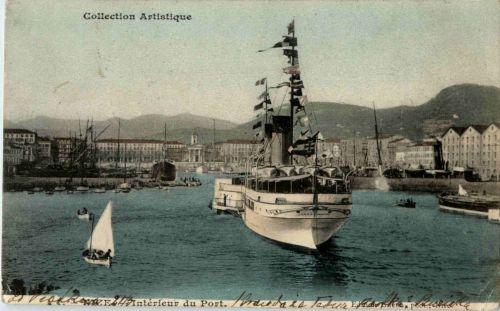 Nice Interieur du Port