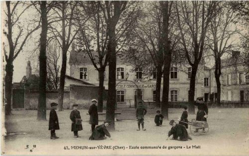 Mehun - sur Yevre - Ecole communale de garcons