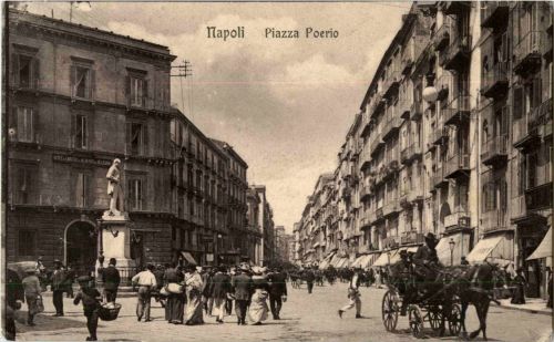Napoli - Piazza Poerio