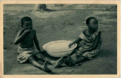 Missions Africaines - Province de l Est - Il Y a bon