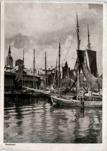 Stralsund - Schiff im Hafen