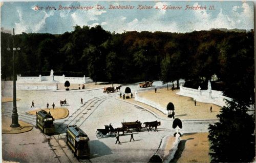 Berlin - Vor dem Brandenburger Tor