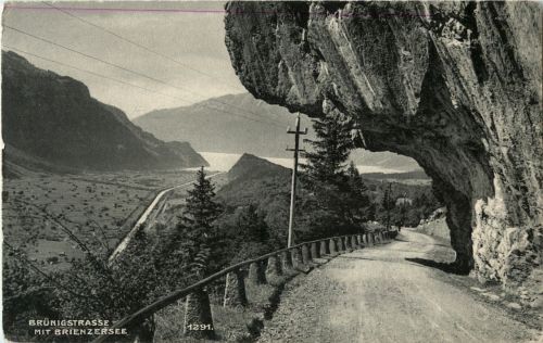 Brünigstrasse mit Brienzersee