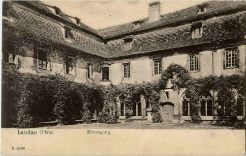 Landau - Kreuzgang