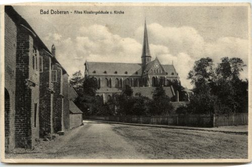 Bad Doberan - Altes Klostergebäude u. Kirche