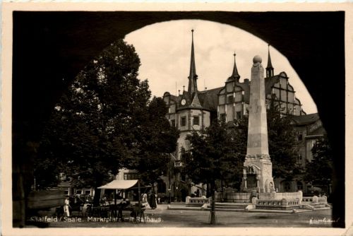 Saalfeld/Saale - Marktplatz mit Rathaus