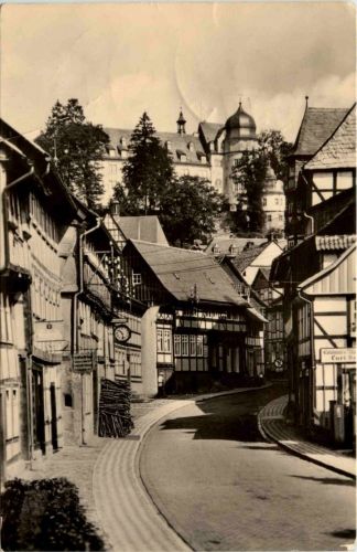 Stolberg/Harz . Thomas-Müntzer-Gasse mit Blick auf das Schloss jetzt FDGB-Erholungsheim Comenius