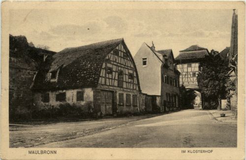 Maulbronn - Im Klosterhof