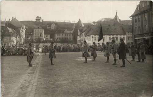 Diez mit Soldaten
