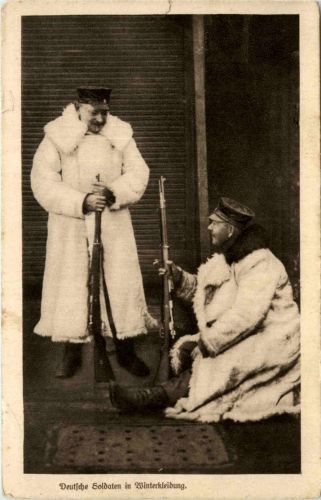 Deutsche Soldaten in Winterbekleidung