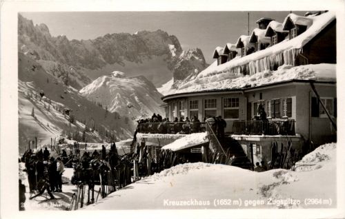 Kreuzeckhaus gegen Zugspitze