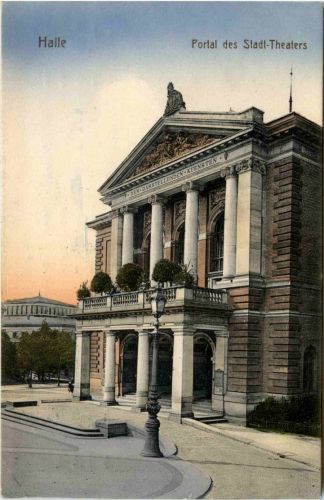 Halle - Portal des Stadt Theaters
